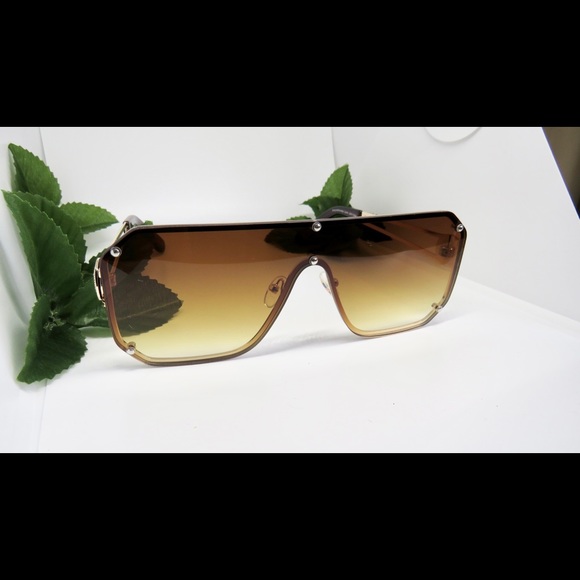 Oversized Sunglasses - Picture 3 of 15